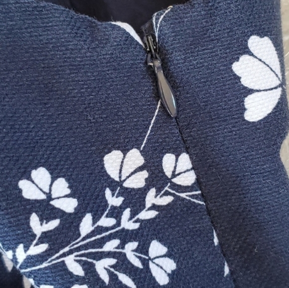 Dress - Picture 3 of 6